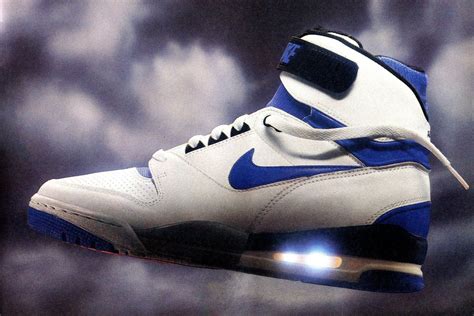 nike air 80er jahre scheiss|10 Nike Sneakers You Can Buy Now That Capture the 1980s .